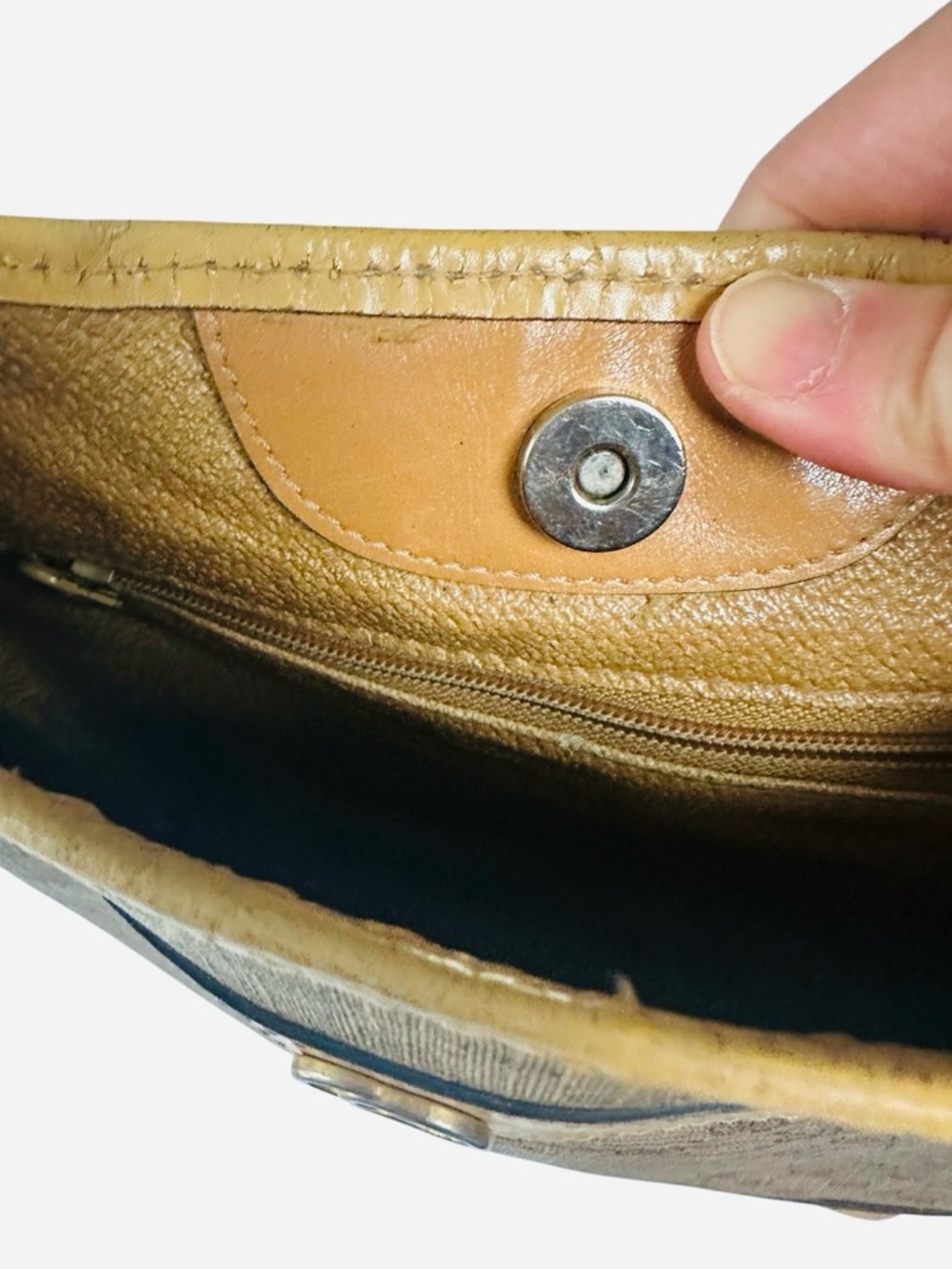 Gucci Yellow and Tan Monogram Shoulder Bag - Picture 5 of 12
